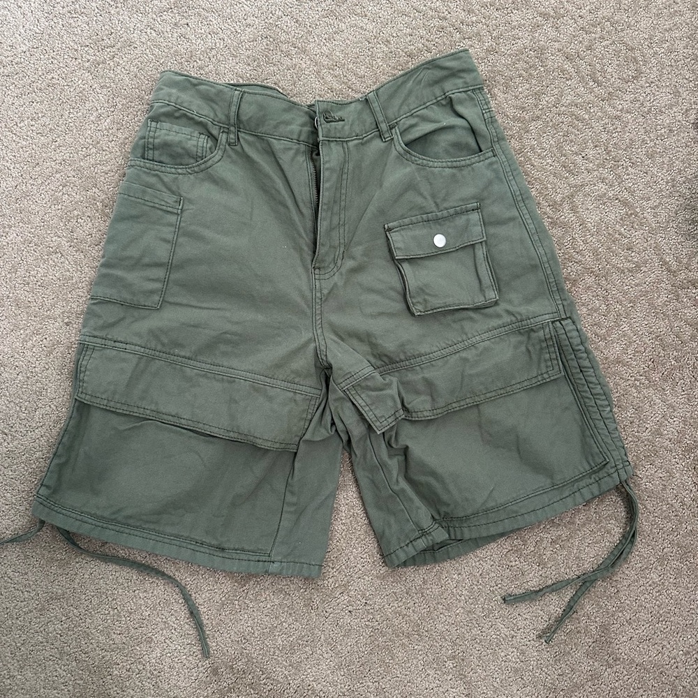 PacSun Olive Cargo Shorts Women